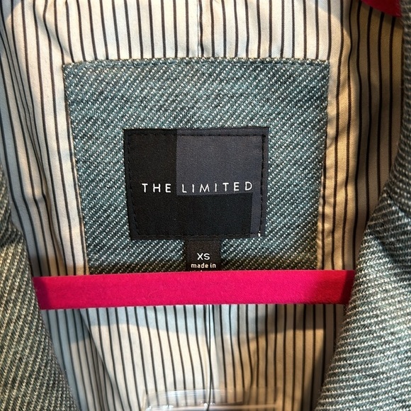 The Limited green mark 3/4 length ruched sleeve blazer size XS NWT - Picture 2 of 3